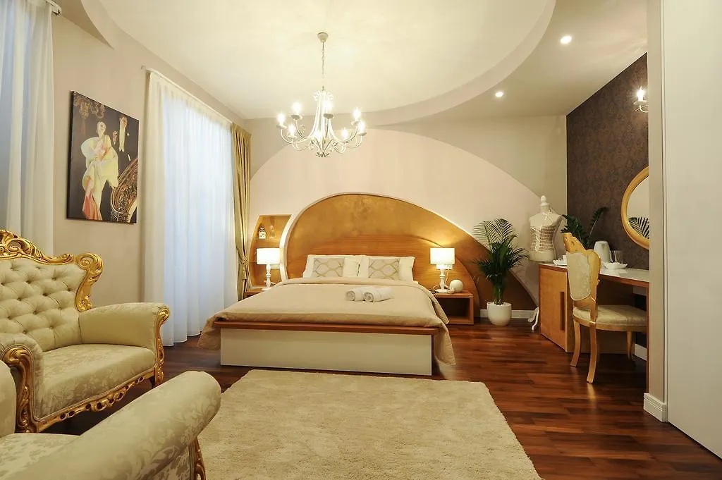Silver & Gold Luxury Rooms Zadar Guest house